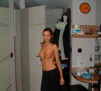 Bella Delgada Desnuda Y Alegre (4)