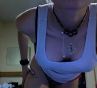 Amateur Tetona Mostrando Su Piercing (10)