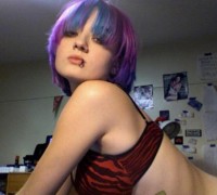 Amateur Tetona Mostrando Su Piercing (12)