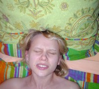 Bella Rubia Mamando Y Sonriendo (75)