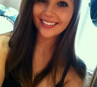 Chica Que Solo Usa Su Celular Para Tomarse Fotos Desnuda (10)