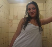 Hermosa Culona Desnuda Con Vino y Salami (19)