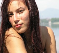 Morena Haciendo Topless En El Lago (12)