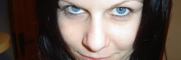 Ojos Azules y Hermoso Culo