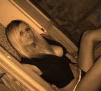 Rubia Rockera Bien Tetona (10)