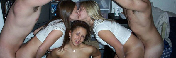 Tres Amigas Que Comparten Todo