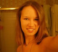 Ama De Casa Con Piercing En Las Tetas (15)