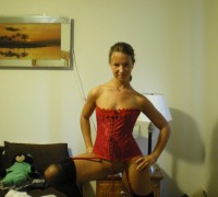 Ama De Casa Con Piercing En Las Tetas (29)
