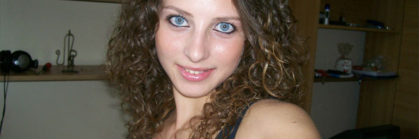 Amateur Bisexual Con Ojos Azules