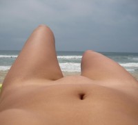 Guerita Mostrando La Concha En Playa (23)