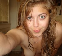 Hermosa Chica Dandose Placer Y Mamando (18)