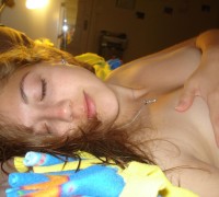 Hermosa Chica Dandose Placer Y Mamando (2)