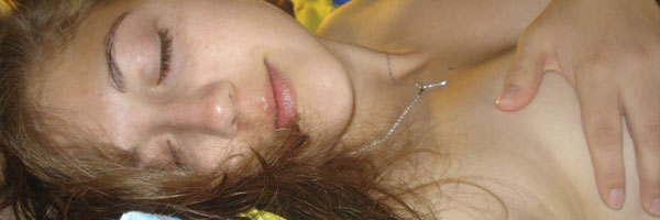 Hermosa Chica Dandose Placer Y Mamando