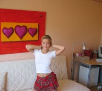 Rubia Modelando Y Mamando (106)
