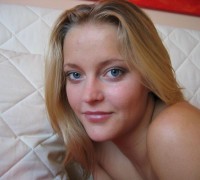 Rubia Modelando Y Mamando (15)