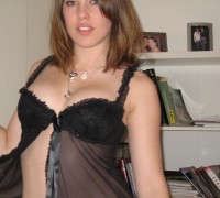 Belleza Probando Su Guardarropa (78)