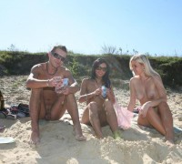 En La Playa Con Dos Bellezas Amateur (68)