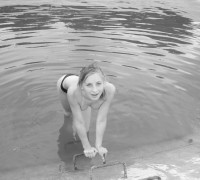 La Rubia Que Limpia Los Estanques Desnuda (36)