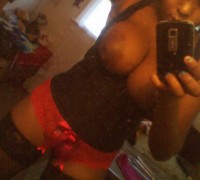 Selfie Con Una Tetona Amateur (45)