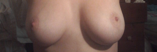 Teen Mostrando Sus Grandes Tetas