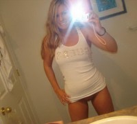 Una Rubia Que Le Encanta Su Camara Y Sus Tetas (39)