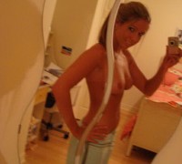 Una Rubia Que Le Encanta Su Camara Y Sus Tetas (57)