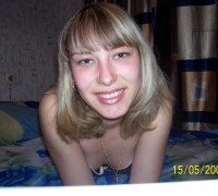 Rubia Ama De Casa Comiendo Helado Y Polla (28)