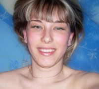 Rubia Ama De Casa Comiendo Helado Y Polla (8)