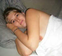 Rubia Hermosa Modelando Cogiendo Y Mamando (128)