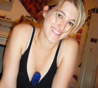 Rubia Hermosa Modelando Cogiendo Y Mamando (136)