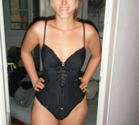 Rubia Hermosa Modelando Cogiendo Y Mamando (71)