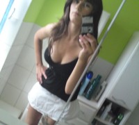 Linda Delgada Tetona En Auto Fotos  (18)