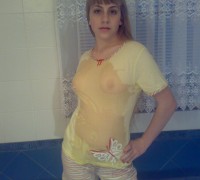 Rubia Lolita Mostrando Sus Tetas (1)