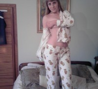 Rubia Lolita Mostrando Sus Tetas (42)