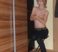 Jovencita Rubia Mostrando Lo Guarra Que Es (149)