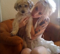 Amateur Tatuada Con El Cabello Rosado (42)