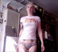 Amateur Tatuada Con El Cabello Rosado (56)