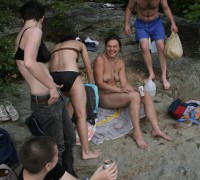 Nudista Hippie Bien Peluda (13)