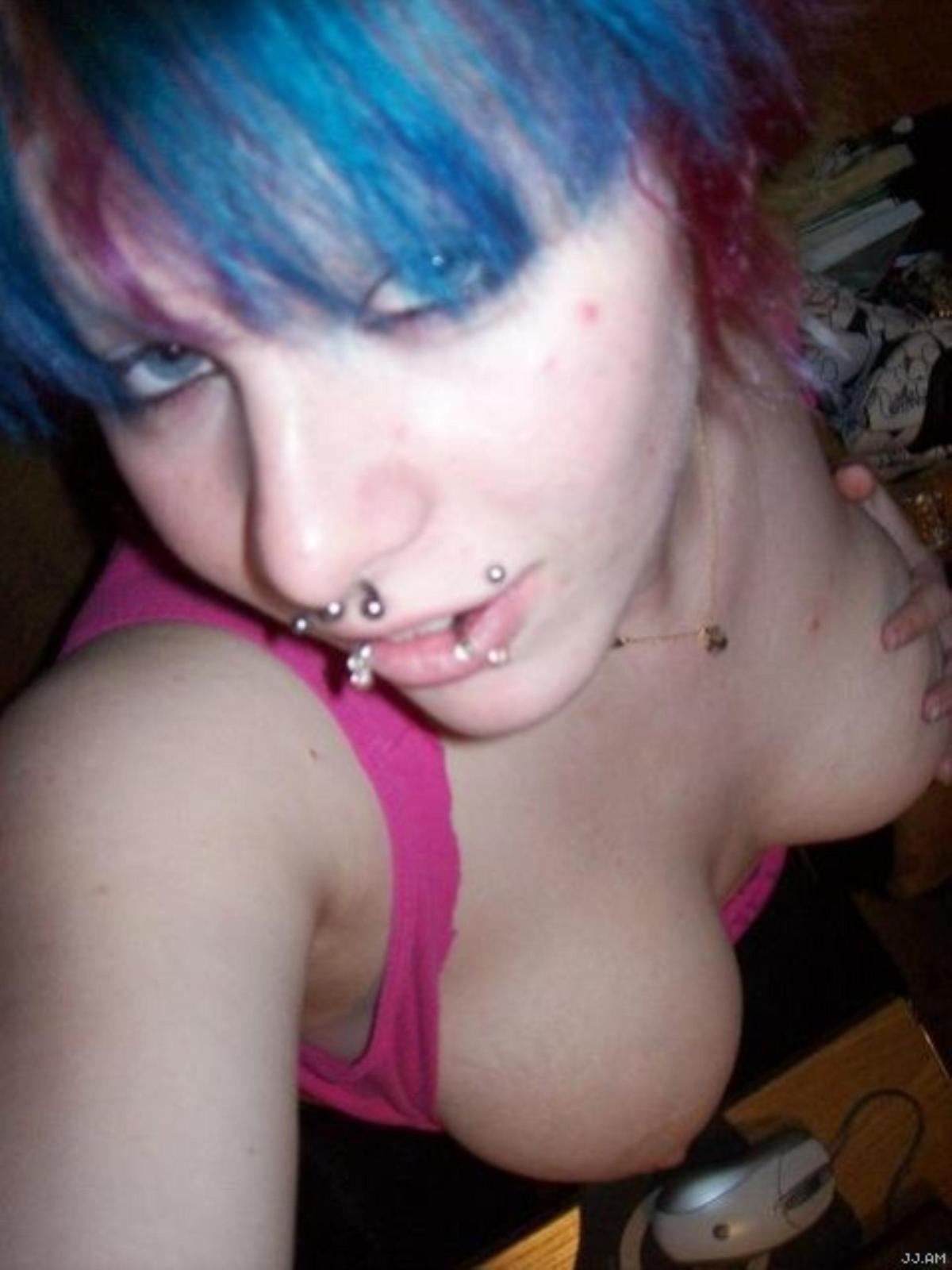 Amateur nude emo girlfriend