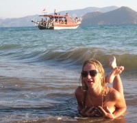 Preciosa Rubia De Topless En La Playa (14)