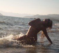 Preciosa Rubia De Topless En La Playa (24)