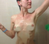 Alemana Mojada Y Desnuda (27)