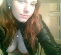 Joven Tetona Pelirroja Muestra Sus Tetas (16)