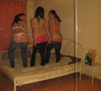 Tres Lesbianas Chupandose El Culo (2)