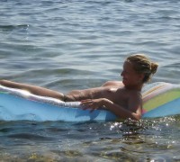 Turista Sueca En Tetas En La Playa (11)