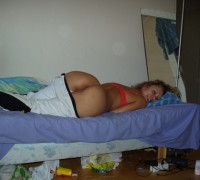 Linda rubia se toca la concha (8)