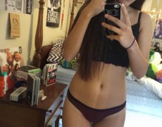 Alexia latina mostrando la concha (1)