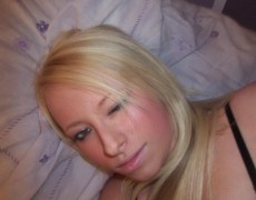 Culona rubia hace porno para el novio (2)