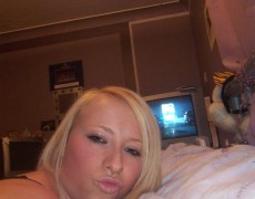 Culona rubia hace porno para el novio (33)