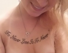 Nenita con aretes en las tetas (11)